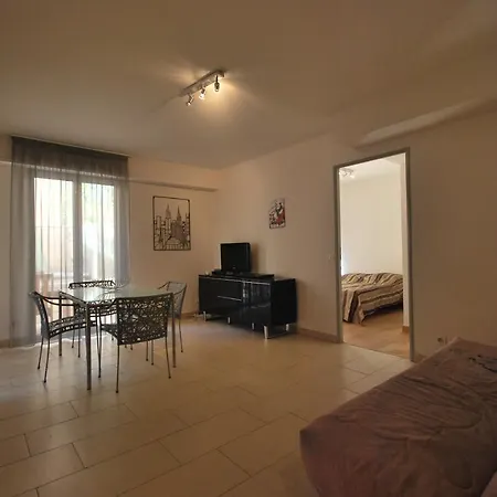 Vieux Port One Bedroom A05 * Cannes