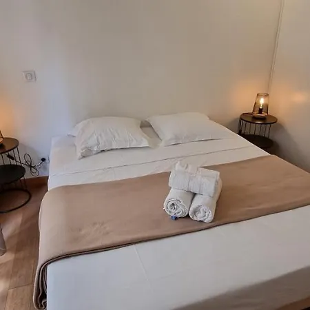 Vieux Port One Bedroom A05 Apartment *