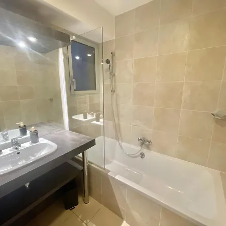 Vieux Port One Bedroom A05 *