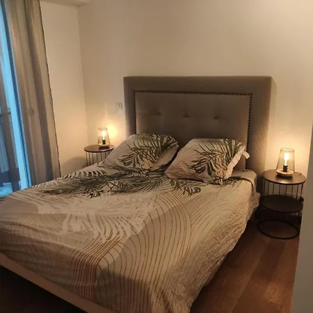 Vieux Port One Bedroom A05 Apartment *